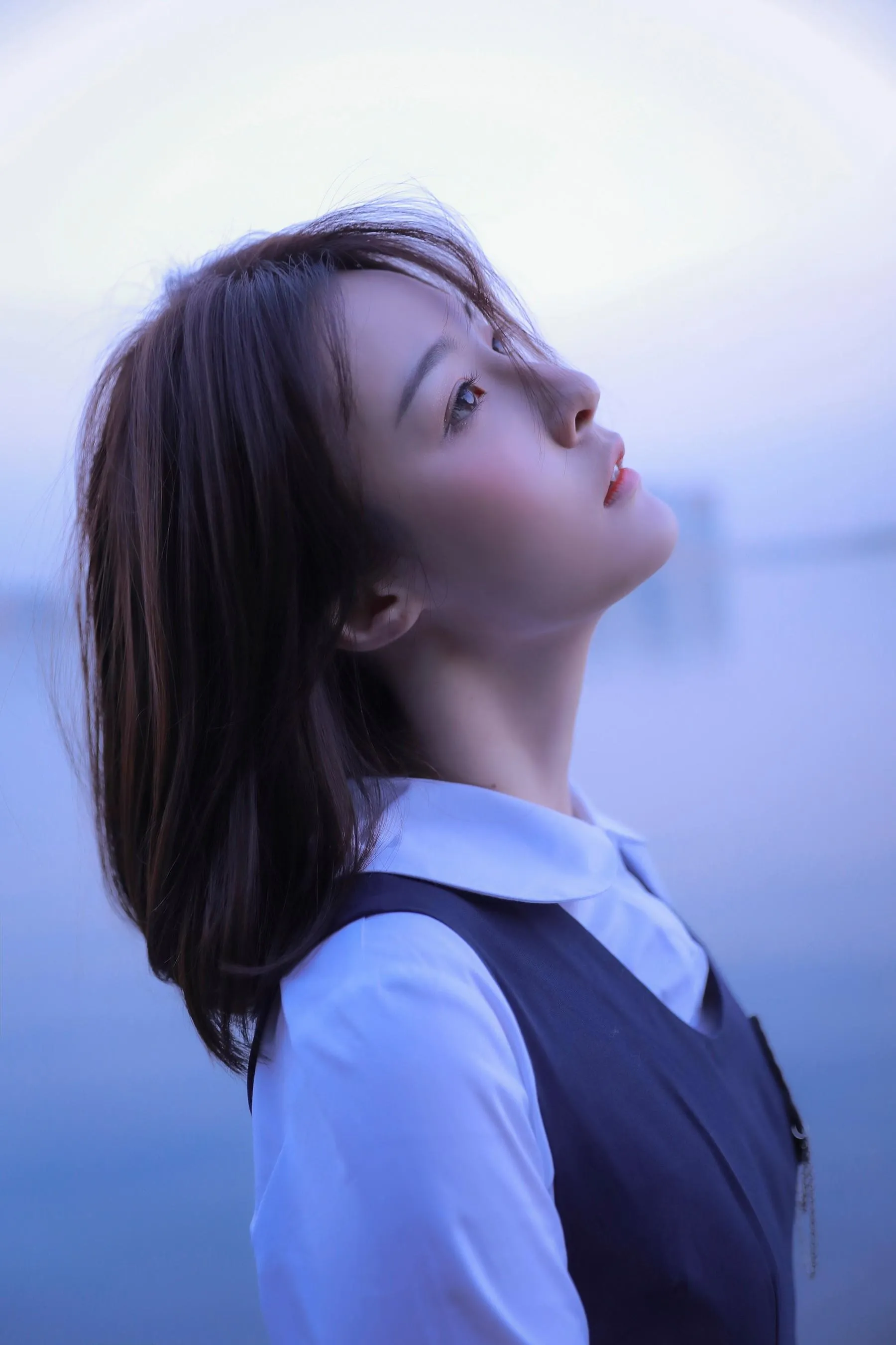 [艺图语] 2022.06.29 海边JK 君君 [20P]插图1